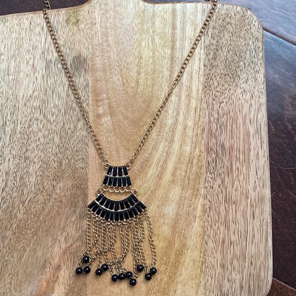 Jewelry - Black and gold necklace